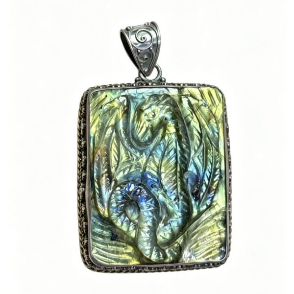 Star Vein Mystic Labradorite Pendant