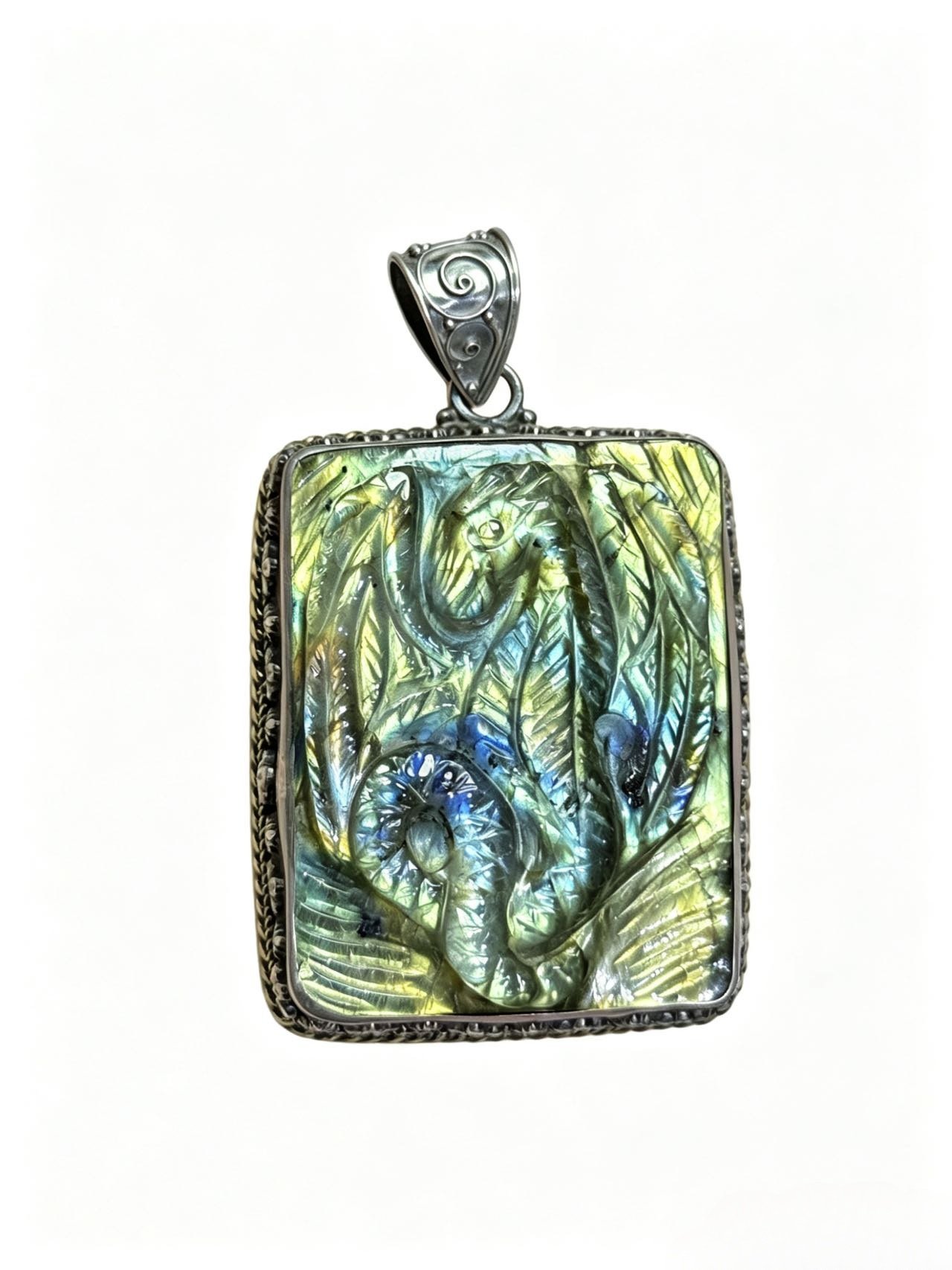 Star Vein Mystic Labradorite Pendant