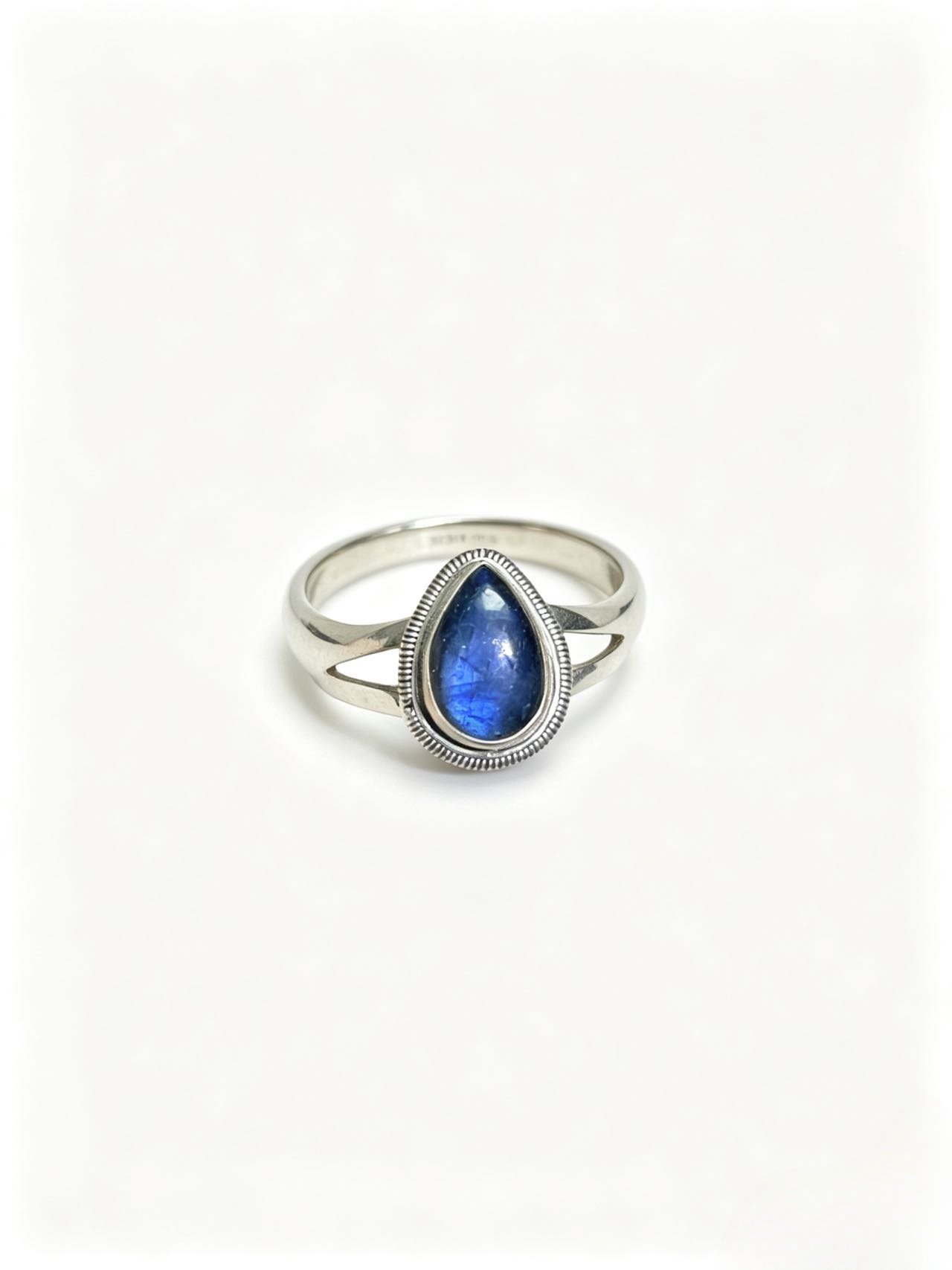 Teardrop Labradorite Sterling Silver Ring